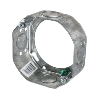 Bague de rallonge pour boîte octogonale 4 po Arani ED-OEX-55151-K, 1-1/2 po de profondeur, vue en angle avec débouchures concent