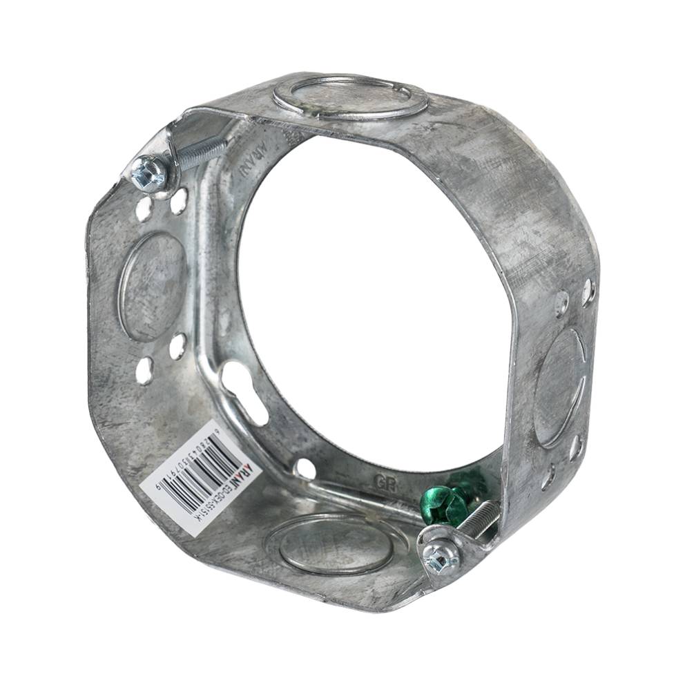 Bague de rallonge pour boîte octogonale 4 po Arani ED-OEX-55151-K, 1-1/2 po de profondeur, vue en angle avec débouchures concent
