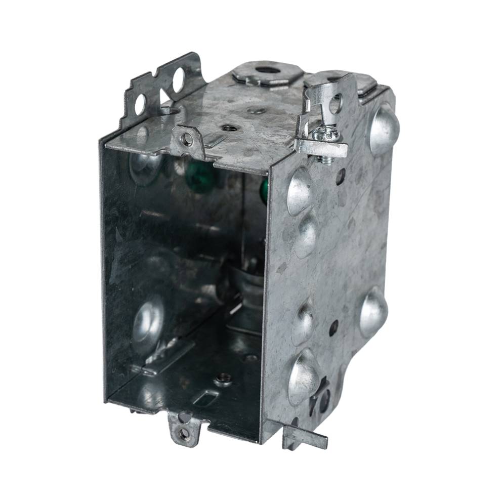 Arani 1004-LH boîte d'appareils groupable, 3 po, NMD90, sans oreilles, vue trois quarts avec cuvettes de débouchure latérales